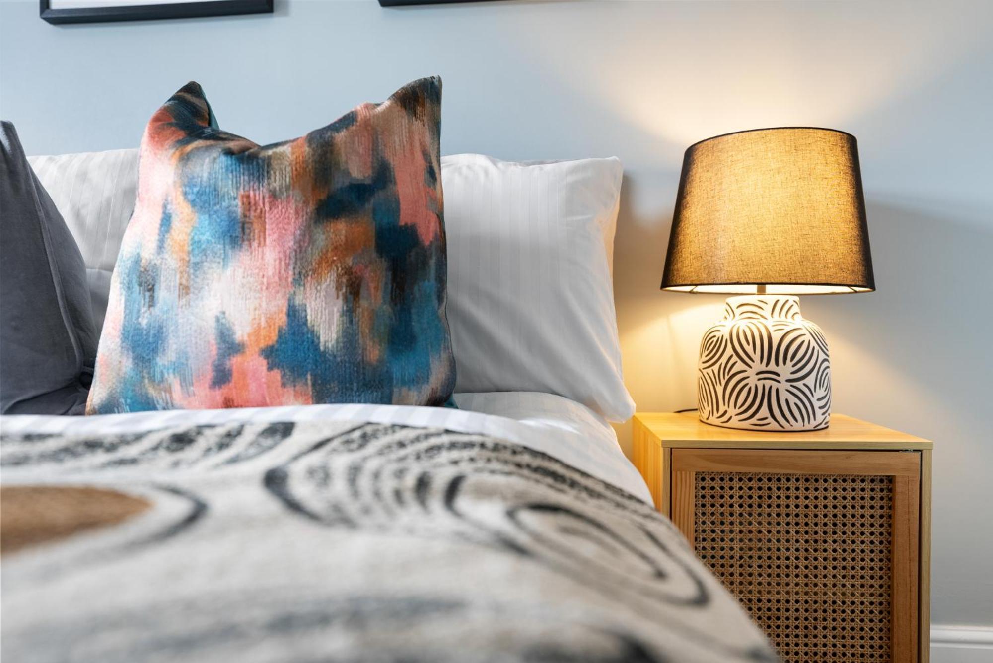 4-Bedroom Stunning Luxe, Spacious & Stylish Design House Bolton, Sleeps 11, With Parking Central Bolton, Links To Manchester, Pet-Friendly, Best For Groups! Work Contractors And Summer Special Offer! - By Blue Puffin Stays Farnworth Bagian luar foto
