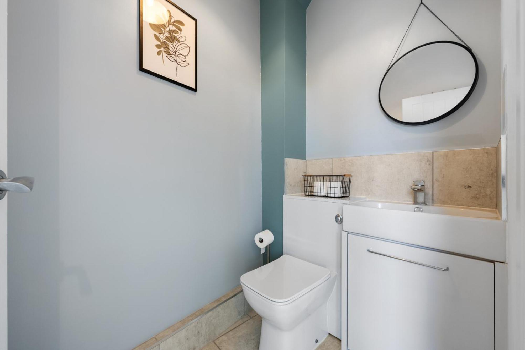 4-Bedroom Stunning Luxe, Spacious & Stylish Design House Bolton, Sleeps 11, With Parking Central Bolton, Links To Manchester, Pet-Friendly, Best For Groups! Work Contractors And Summer Special Offer! - By Blue Puffin Stays Farnworth Bagian luar foto