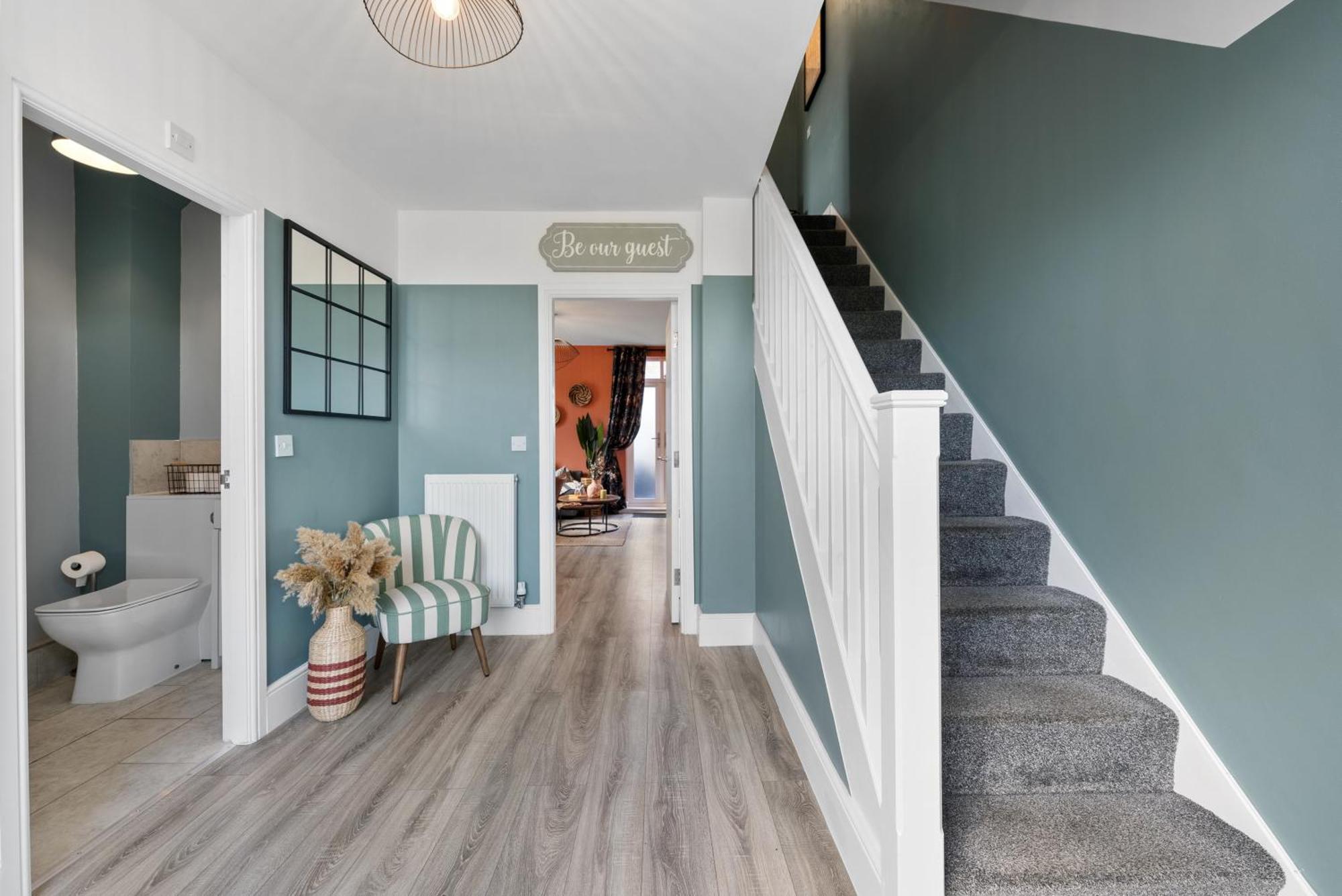 4-Bedroom Stunning Luxe, Spacious & Stylish Design House Bolton, Sleeps 11, With Parking Central Bolton, Links To Manchester, Pet-Friendly, Best For Groups! Work Contractors And Summer Special Offer! - By Blue Puffin Stays Farnworth Bagian luar foto